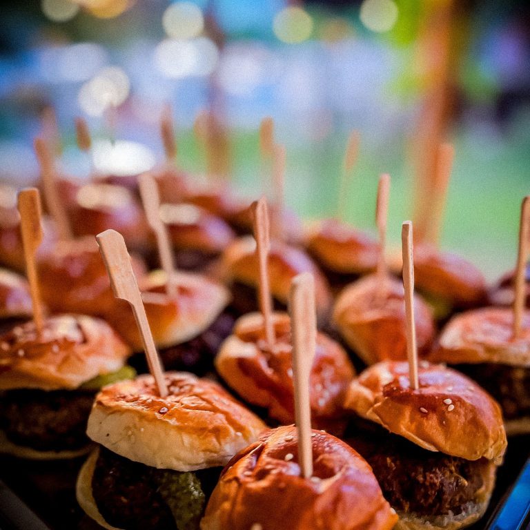 mini-hamburger-sunumu